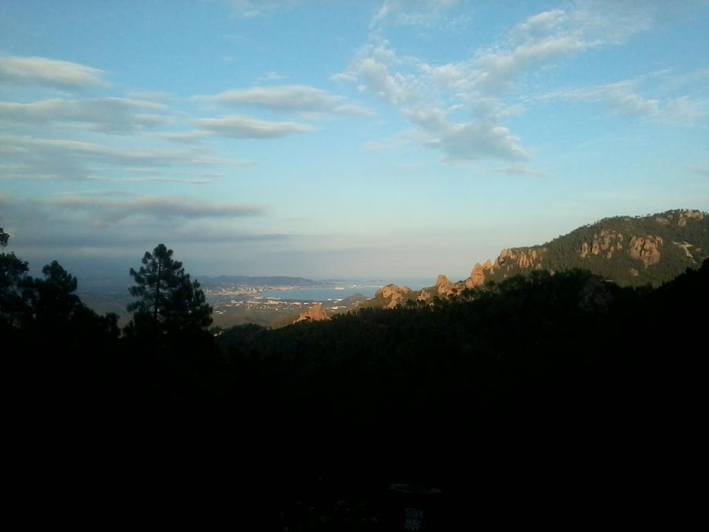 Chambres D'Hotes Vue Mer L'Esterel Panoramique Saint-Jean-de-l'Esterel Luaran gambar